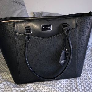 BRAND NEW GUESS PURSE